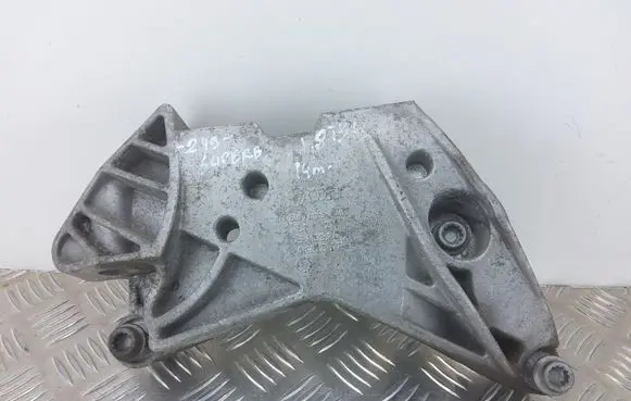 Skoda Superb B6 (3T) Engine mounting bracket 06J199207P
