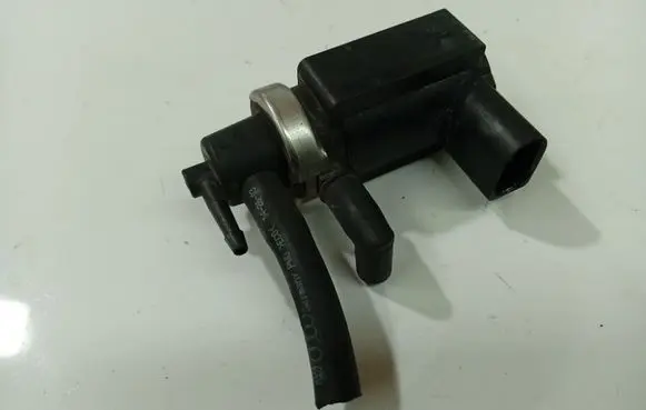 Audi A6 S6 C5 4B Turbo solenoid valve 059906622B
