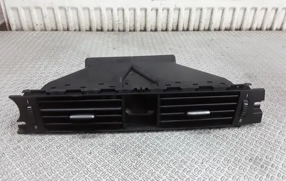 BMW 3 E90 E91 Dash center air vent grill