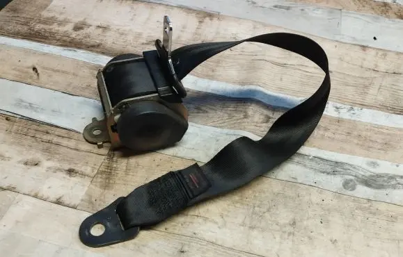 Peugeot 607 Rear seatbelt