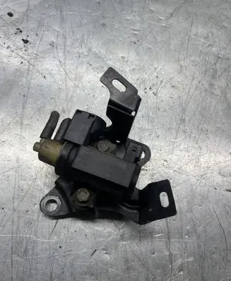 Opel Astra J Turbo solenoid valve 8981056561
