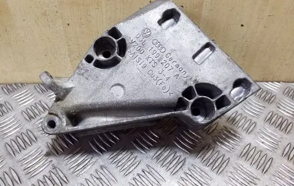 Seat Toledo IV (NH) Engine mounting bracket 03L199207A