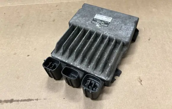 Toyota Corolla Verso E121 Fuel injection control unit/module 8987120070
