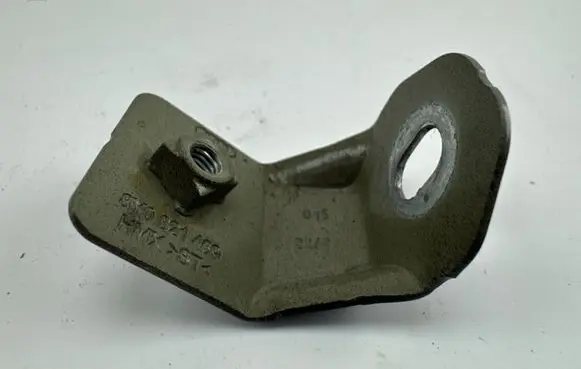 Fender mounting bracket