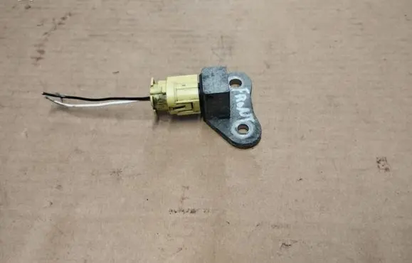 Nissan Qashqai Airbag deployment crash/impact sensor