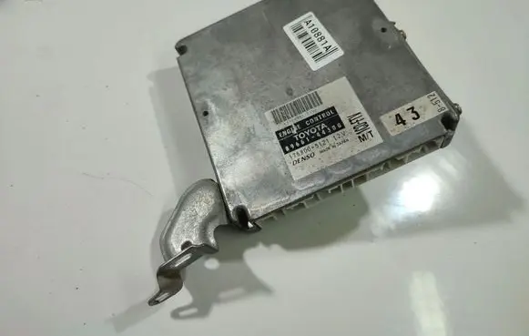 Toyota Avensis Verso Engine control unit/module 1758005121