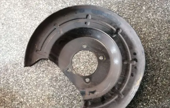 Opel Mokka X Rear brake disc plate dust cover 42453983