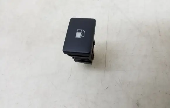 Toyota Avensis T270 Fuel tank opening switch 8484105020