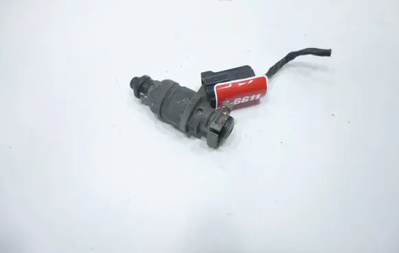 Audi A3 S3 8P Fuel injector 06A906031BT