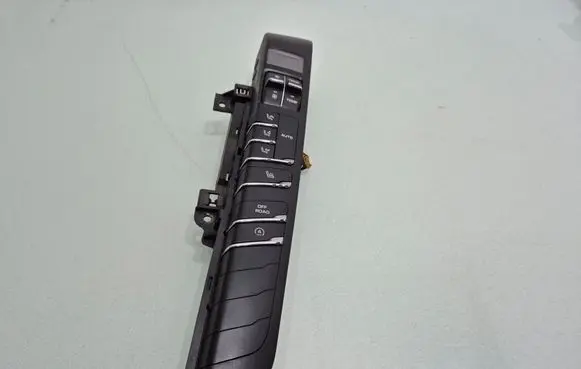 Porsche Macan (95B) Air conditioning (A/C) switch 95B907042J