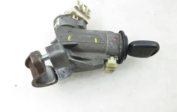 Toyota Yaris Ignition lock N052241256