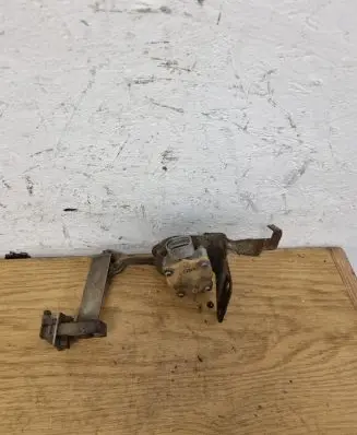 Toyota Avensis T250 Headlight wiper motor 5H02