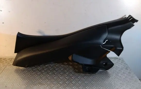 Lexus RX 450H (D)pillar trim (top) 625520E120