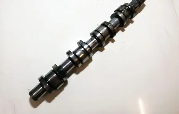Volkswagen Touran I Camshaft 