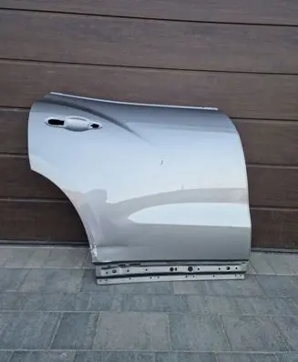 Maserati Levante Rear door