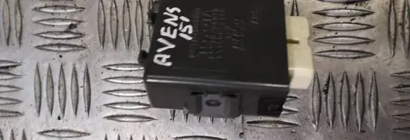 Toyota Avensis T270 Door control unit/module 8597020020