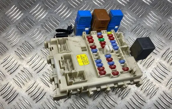 Nissan Almera Tino Fuse box set 24350BU210 0707041