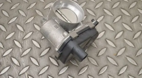 Volkswagen T-Roc Throttle valve 04E133062T