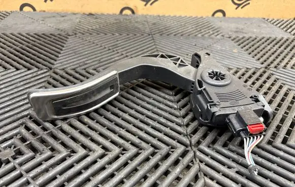 Audi A8 S8 D4 4H Accelerator throttle pedal 8K1723523A 6PV00950521 21072014