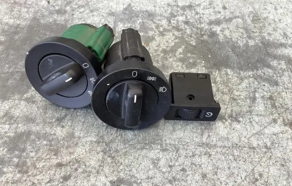 BMW 5 E39 Seat control switch 8363683