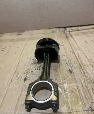 Citroen C3 Picasso Piston with connecting rod 