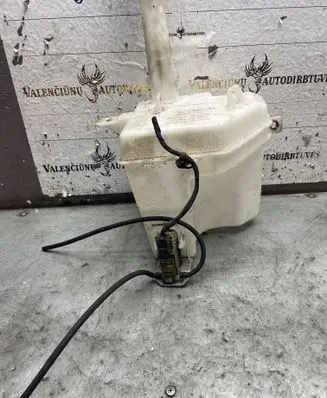 KIA Ceed Windshield washer fluid reservoir/tank 986102L200 9861021000 986102L100