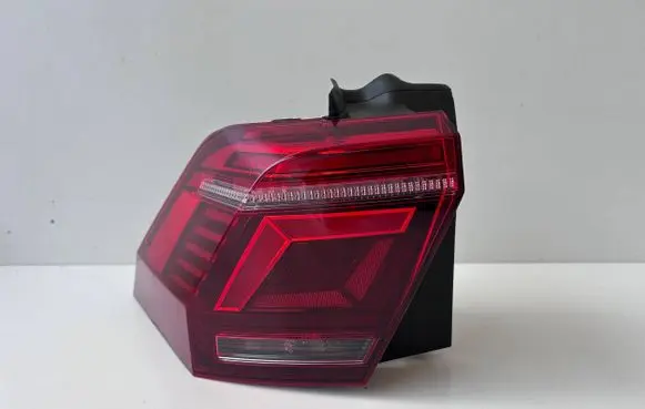 Volkswagen Tiguan Rear/tail lights 5NA945207J