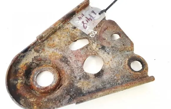 Volvo S60 Engine mounting bracket