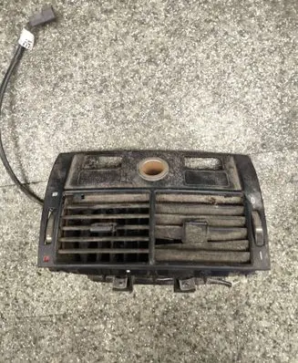 BMW X5 E53 Rear air vent grill 8409081 8370910 8370911