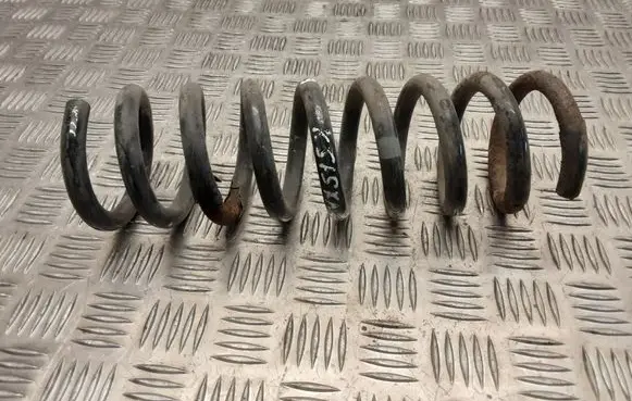 Mercedes-Benz E W210 Rear coil spring