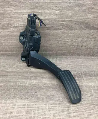 Volvo S60 Accelerator throttle pedal 6G929F836CD 6PV009220