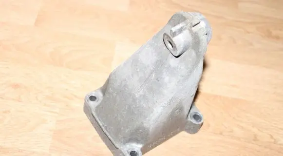 Mercedes-Benz C W203 Engine mounting bracket 2712230804