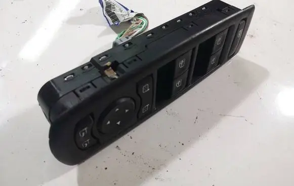 Renault Laguna III Electric window control switch 