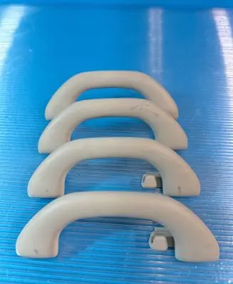 Volkswagen Golf VI A set of handles for the ceiling 