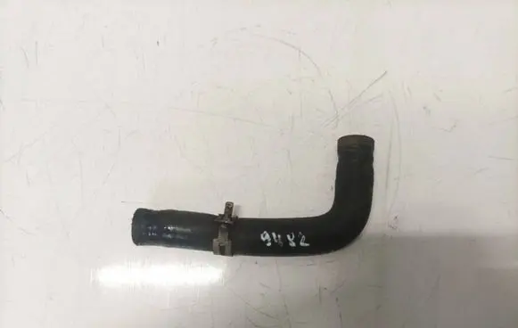 Subaru Legacy Engine coolant pipe/hose