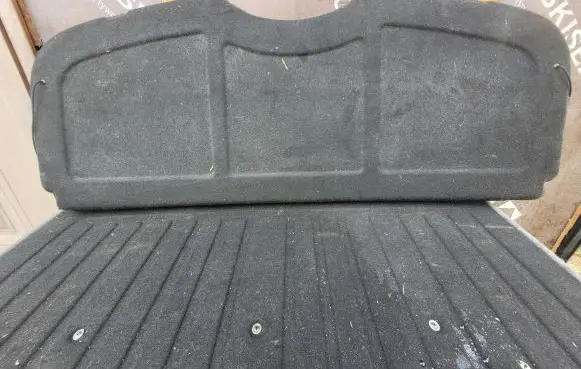 Parcel shelf