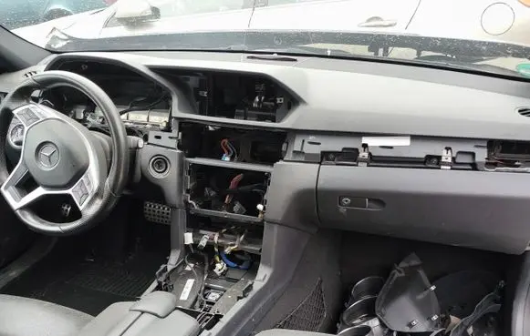 Mercedes-Benz E W212 Dashboard 260609HR1506