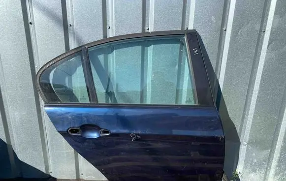 BMW 3 E90 E91 Rear door 43R001582