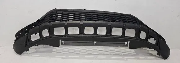 Front bumper lip