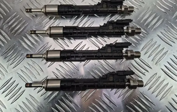 BMW 5 F10 F11 Fuel injectors set 7639994