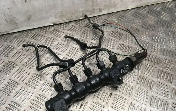 Ford Focus Fuel main line pipe 220810983349