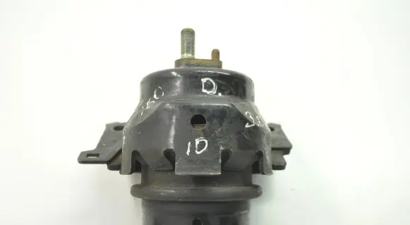 Toyota Land Cruiser (BJ70) Engine mount bracket