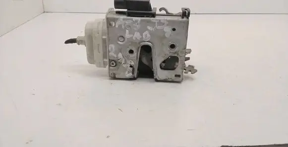 Audi A3 S3 8L Front door lock 8L1837016A