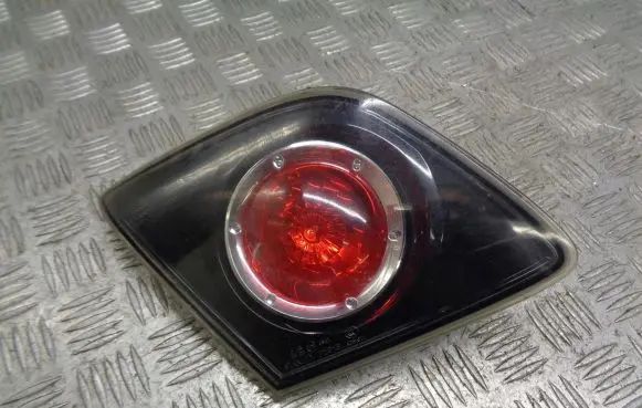 Mazda 3 I Tailgate rear/tail lights P2913