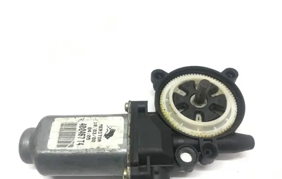 Renault Scenic I Front door window regulator motor 400467T4