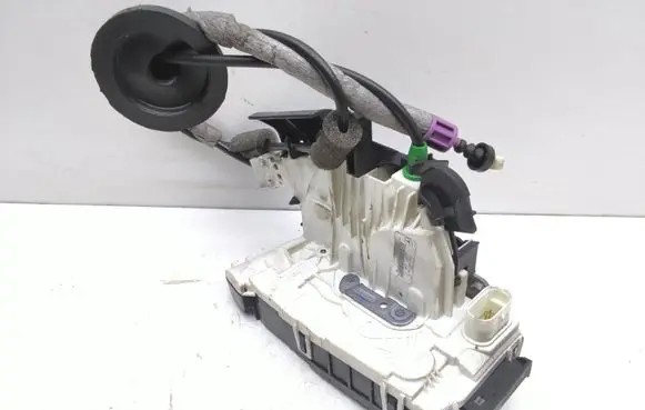 Mercedes-Benz E A207 Front door lock A2077601340
