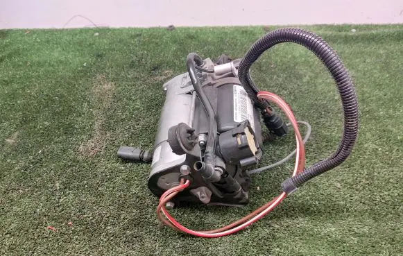 Audi A8 S8 D3 4E Air suspension compressor/pump 443020196 4N0616005C