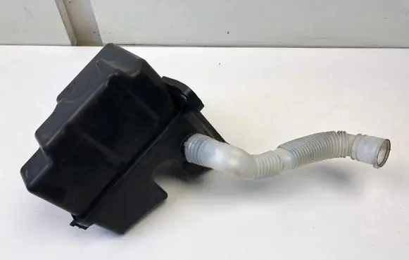 Volkswagen Golf VII Windshield washer fluid reservoir/tank 5G0955453J 5G0955453I