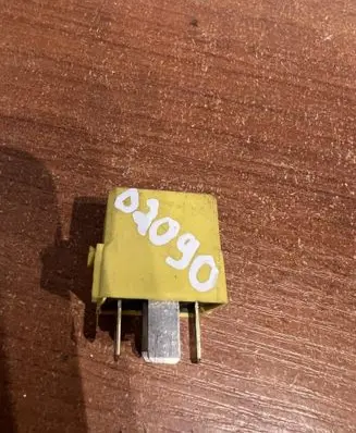 Mercedes-Benz A W169 Other relay A0025421419 D2090