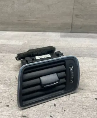 Volkswagen PASSAT B7 Dashboard side air vent grill/cover trim 3AB819701A 27102017
